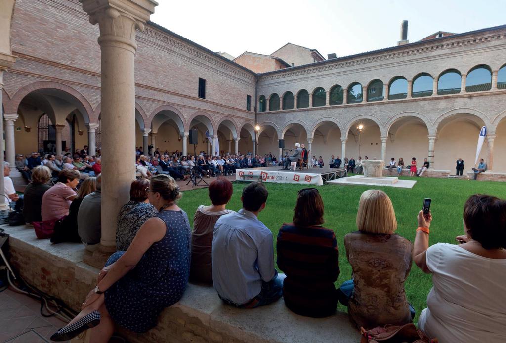 Il chiostro del complesso monumentale nel quale si