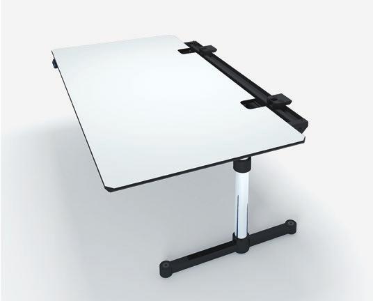 USM Plus USM Advanced Nei due punti di adattamento inseriti nella superficie del tavolo possono essere applicati, in modo semplice, fino a quattro accessori: supporto girevole per schermo piatto o