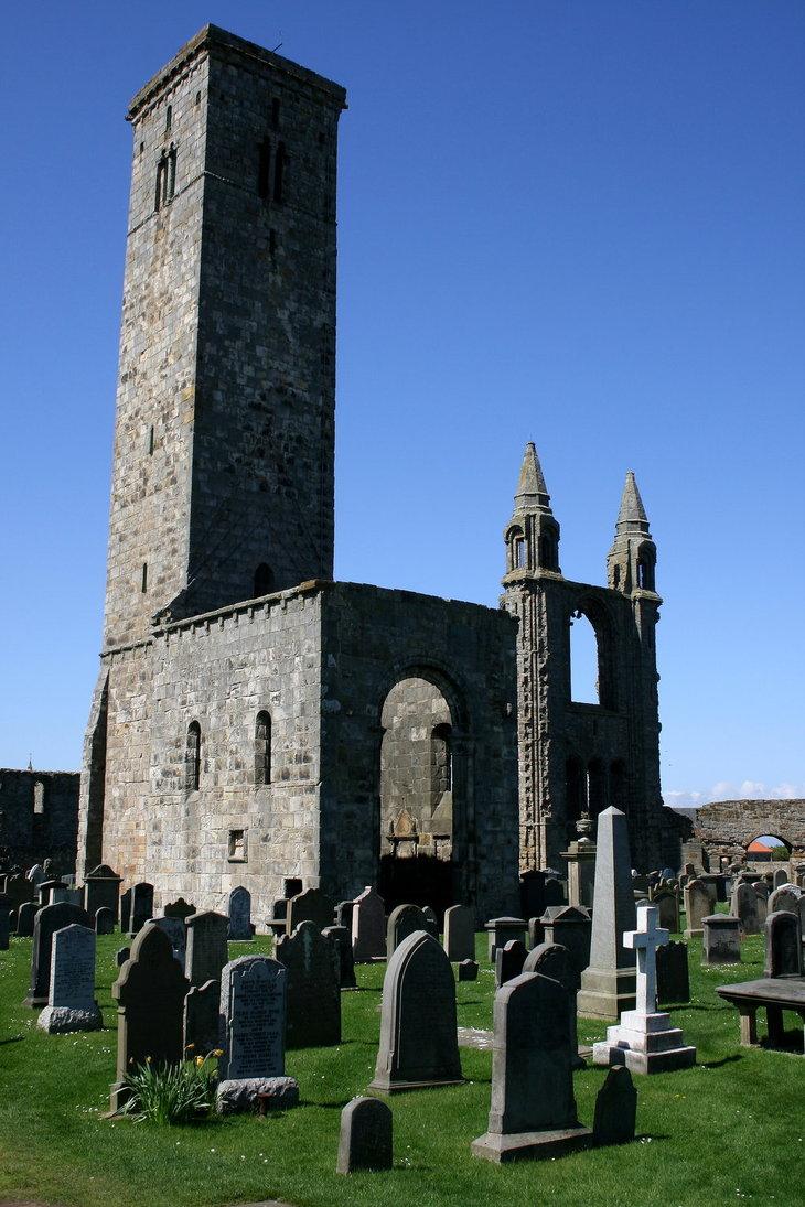 Aberdeen / St.Andrews / Edimburgo Si comincia con una sosta fotografica delle rovine dell imperdibile castello di Dunnottar, scelto da Zeffirelli come cornice del suo Amleto.