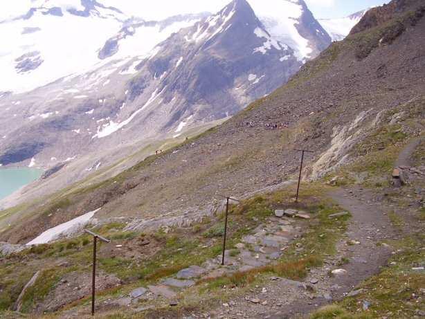 partendo dal fondo del lago di Morasco, in circa 3