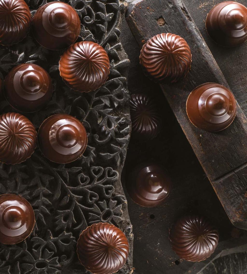 10 LE PRALINE Le praline ed i cioccolatini sono da sempre sinonimo di amore. Regalare una scatola di cioccolatini è un gesto d amore universale.