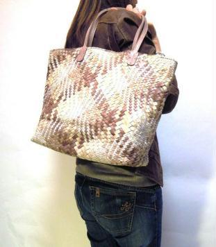 3610 beige melange- -NON DISPONIBILE- > Shopper bag in pelle intrecciata.