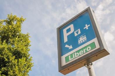 1.7 Stazionamento presso le principali stazioni ferroviarie Per avere un quadro completo dell uso del trasporto pubblico in Ticino è opportuno comprendere come stazioni e pensiline vengono raggiunte,