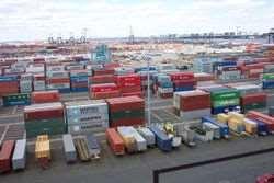 Vantaggi della containerization L utilizzo del container come unità base del trasporto ha costituito una delle