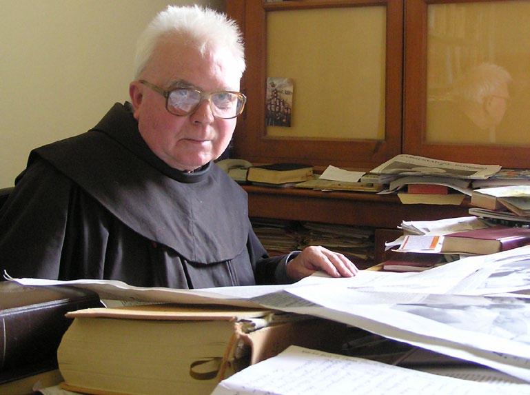 Notiziario Anno Accademico 2014-2015 Ricordo di Virginio Ravanelli (1927-2014) Padre Virginio alla sua scrivania maggio 2004 Il 5 dicembre 2014 p.