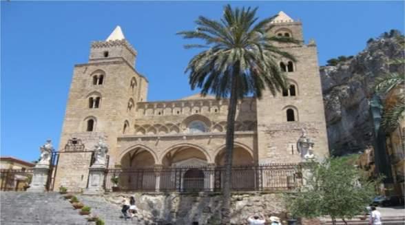 LA CATTEDRALE DI PALERMO È UNA DELLE OPERE PIÙ CARATTERISTICHE DELLA CITTÀ,FU COSTRUITA NEL 1185 IN ONORE DI MARIA SANTISSIMA ASSUNTA.