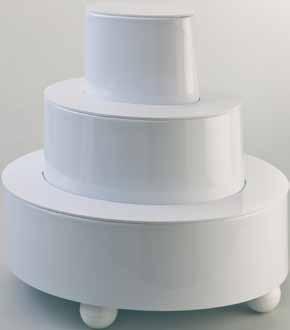 Martellato rivisita un classico proponendo le Little Wedding Cake, porta torta in plastica a tre piani di dimensioni più piccole, adatte quindi a banchetti con un minor numero di invitati, facili da