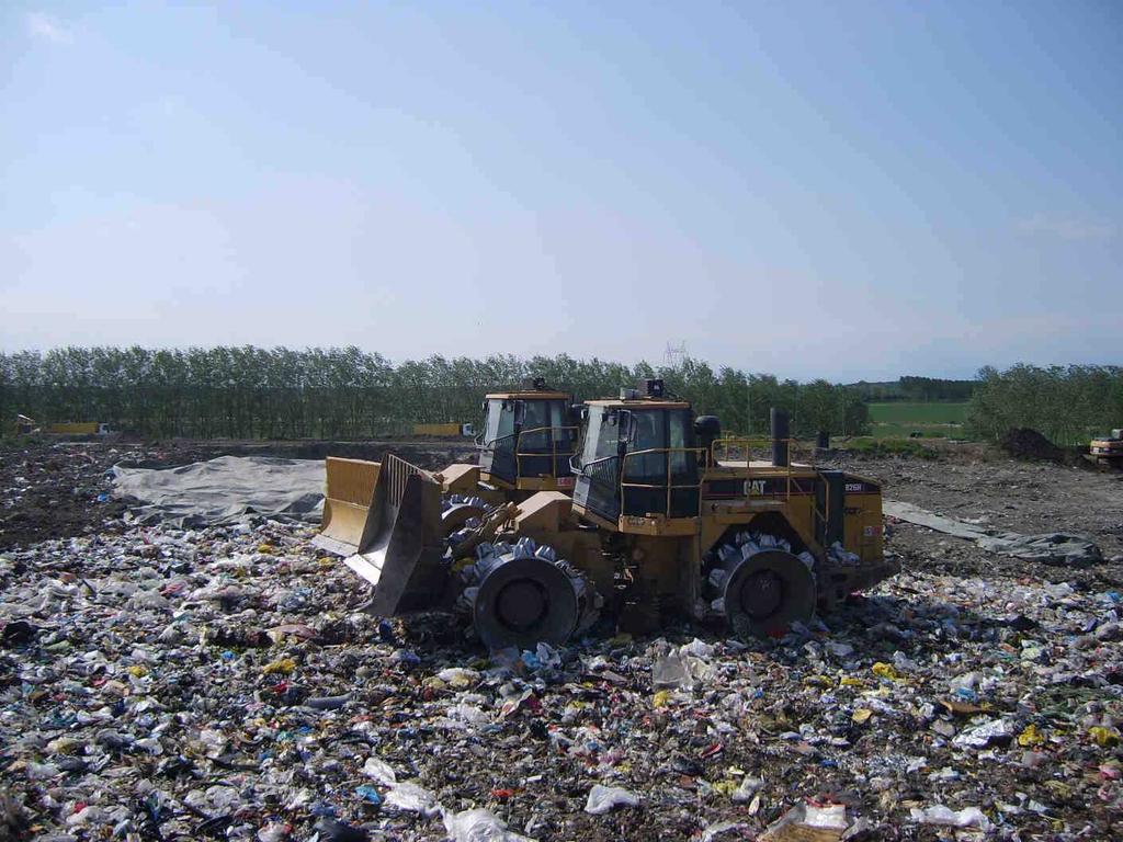 CARATTERISTICHE E GESTIONE DELLA DISCARICA DI SANT URBANO AREA OGGETTO DI CONFERIMENTI NEL 2008 MODALITA DI COLTIVAZIONE La discarica di Sant Urbano è attiva dal 1990 ed occupa una superficie lorda