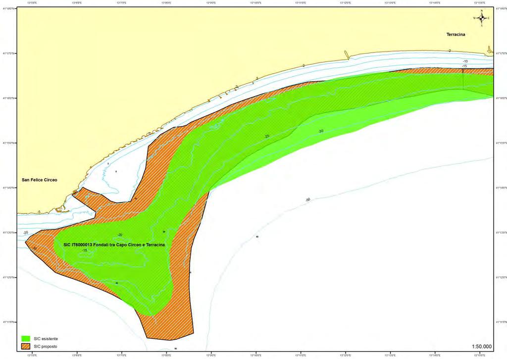 Figura 13 - Estensione attuale (verde) e proposta (colore tratteggiato) del SIC IT6000013 Fondali tra Capo Circeo e Terracina.