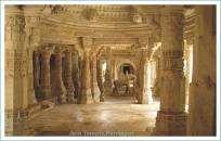 17 SETTEMBRE - JODHPUR / UDAIPUR (260 Km / circa 6 ore) Trasferimento a Udaipur e lungo il tragitto visita a Ranakpur: famoso per il quadruplo tempio di Jain dedicato al Adinath come il tempio di