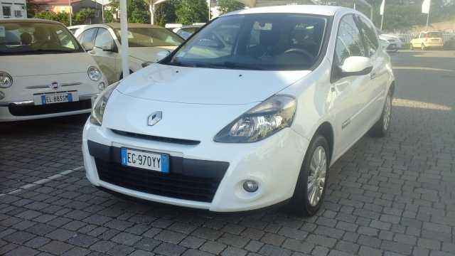 Renault Clio 1.5 dci 75CV 3 porte Yahoo! Clio 3ª serie Immatricolazione: 10/ 2011 KM: 81920 Carrozzeria: Berlina Cilindrata: 1461 Prezzo: 5.900,00 Accensione aut.