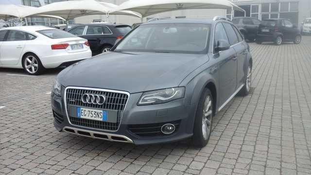 Audi A4 Allroad 2.0 TDI F.AP. Advanced A4 allroad 1ª serie Immatricolazione: 7/ 2011 KM: 108000 Carrozzeria: Station Wagon Cilindrata: 1968 Prezzo: 21.