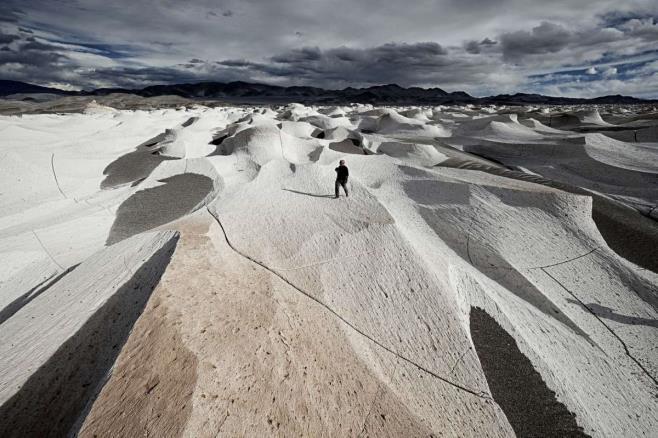 Poi il versante occidentale delle Ande, il Cile, il campo geotermico più vasto al mondo e la famosa Valle della Luna.