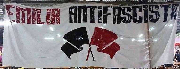 Su Emilia Antifascista La rete Emilia Antifascista nasce nel gennaio del 2016 dall incontro di diverse individualità reggiane e modenesi provenienti dai movimenti antagonisti e anarchici.