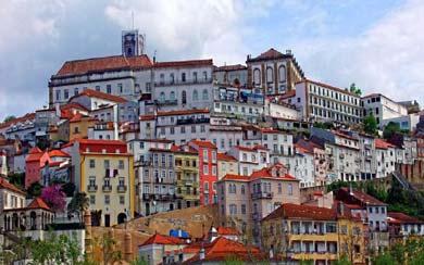 Partenza quindi per Caldas da Raínha, luogo che deve la sua prosperità soprattutto alle cure termali, alla coltivazione della frutta e alla produzione della tipica ceramica locale a forma di verdure,