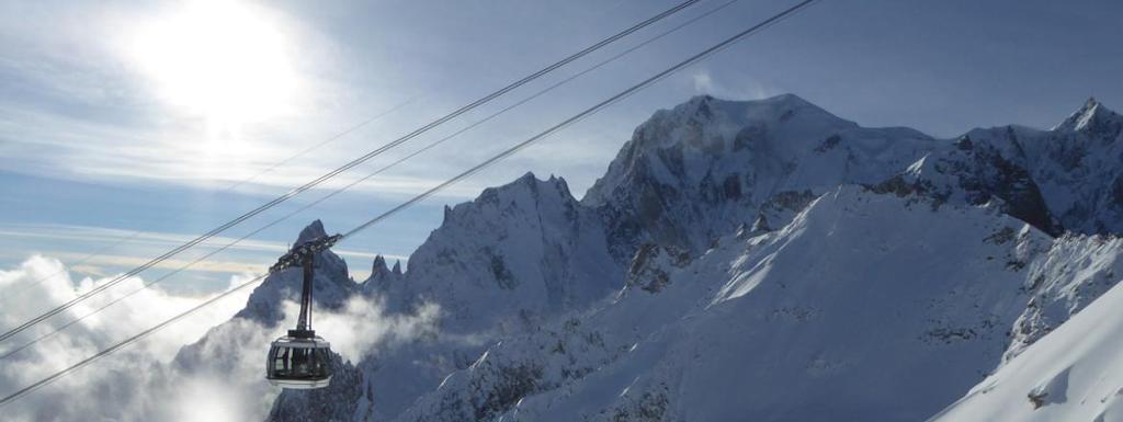 QUINTO GIORNO (Sabato 24/6): Courmayeur / Prima colazione (a buffet con dolci fatti in casa). Incontro con le guide trekking. Trasferimento in bus a Courmayeur.