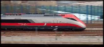 L'ETR 500 è un treno ad alta velocità, il primo a cassa non oscillante progettato dal 1983 al 1985 e costruito dal 1988 al '98 dal consorzio Trevi.