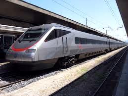 L'ETR 480 è stato progettato nel 1996 e costruito dal '97 al '98 dalla Fiat Ferroviaria e Alstom, in linea dal 1997 raggiungendo i