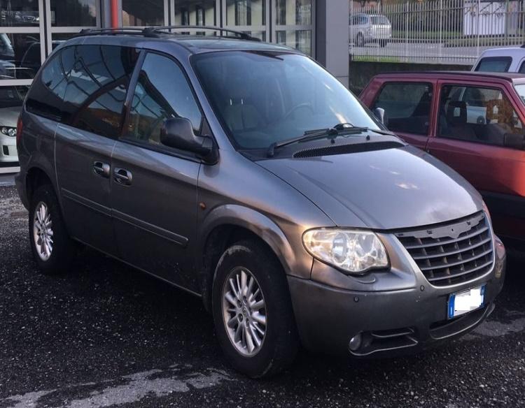 CHRYSLER VOYAGER VETTURA 7 POSTI Anno prima immatricolazione 2003 Km percorsi DIESEL Cilindrata