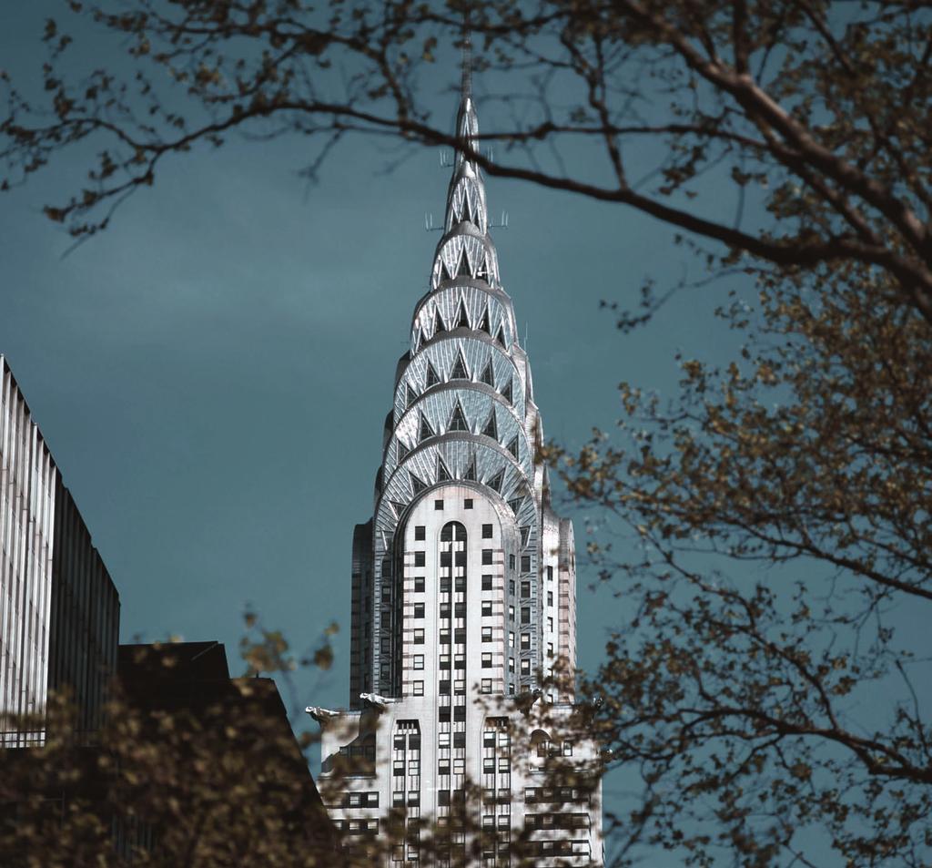 Chrysler Building Chrysler Building Con i suoi 319 m di altezza, il Chrysler Building è stato l'edificio più alto del mondo per 11 mesi prima di essere superato dall'empire State Building nel 1931.