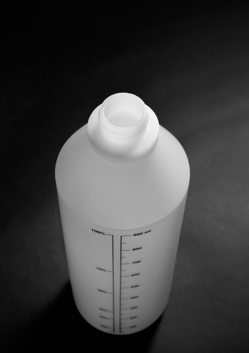 FLACONI FLACONI La gamma di flaconi comprende articoli di diverse forme e capacità da un minimo di 140 ml ad un masmo di 1045 ml.