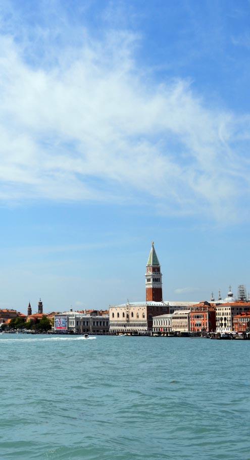 Se Vi recate a Venezia, Vi invitiamo ad indossare un abbigliamento decoroso e non succinto,specialmente se visitate musei e chiese.