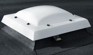 interna Profili in PVC bianco NCS standard: S 0500-N, RAL standard: 9016 Accessori Prodotti aggiuntivi da integrare al sistema Profili blocca guaina ZZZ 210