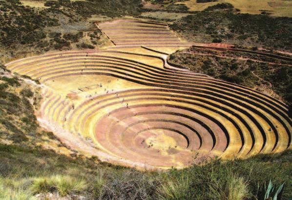 abitanti del villaggio per l estrazione del sale; Moray, singolari crateri lavorati a mano e utilizzati dagli Incas per acclimatare i semi di cereali, patate e fiori tropicali alle quote andine.
