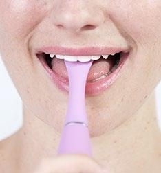 Ogni 30 secondi le pulsazioni effettueranno una brevissima pausa indicando di spazzolare un'altra area della bocca. 3. Effettua ampi movimenti circolari sulla superficie interna ed esterna dei denti e sulle gengive.