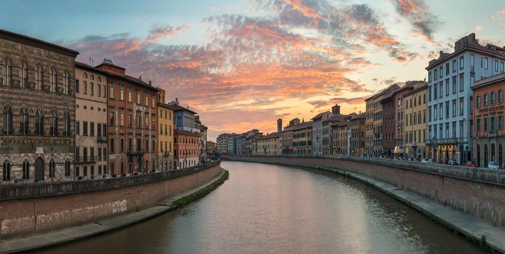 #1_Tema&Luogo Pisa è una città dalla storia millenaria che conserva intatto il suo fascino antico.