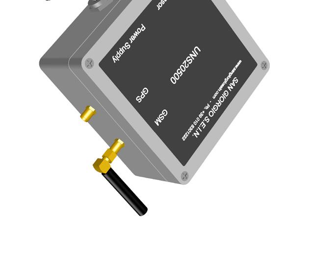 Favorisce la definizione della tattica indicando direzione e velocità vento reale, prevalente (5-15 min) e vettoriale.