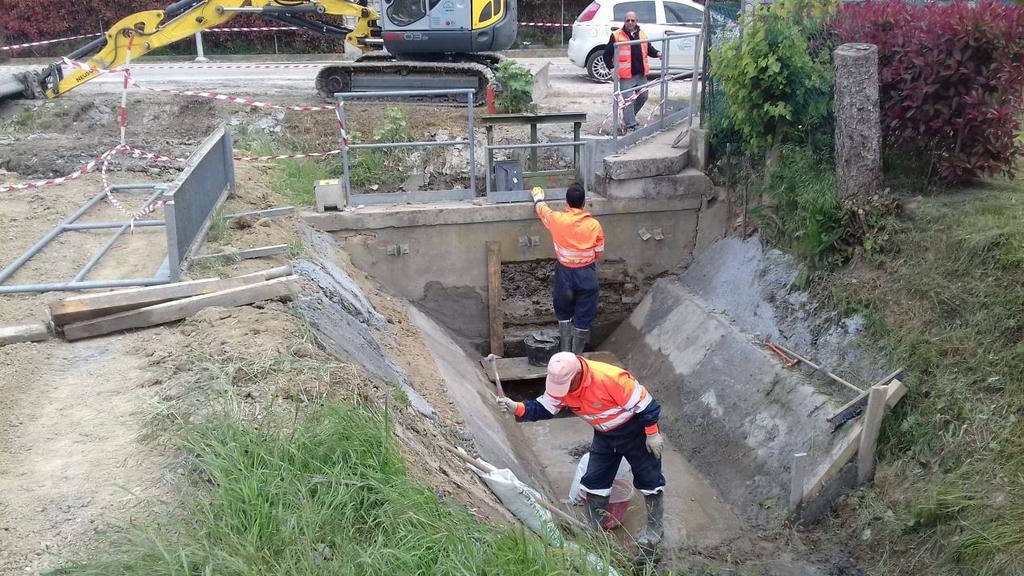 - INVESTITA TRIESTE, ristrutturazione del manufatto di sbarramento del canale sopra lo scolo Orcone per evitare sifonamenti in comune di Piazzola sul Brenta; - BOCCHETTO MOLINO SARMEGO, manutenzione