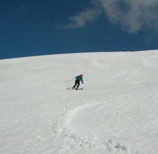 00 a Rhemes Notre Dame 1723 mt in luogo da concordare, controllo del materiale di ogni partecipante, preparazione dello zaino e nel primo pomeriggio salita al Rifugio Benevolo 2287 mt in 2.00/2.