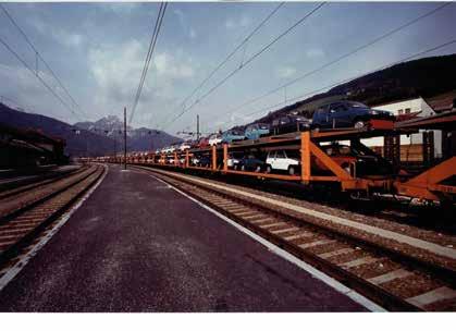 Carro Laaeks per il trasporto autoveicoli Art. 15921/A I I K Carro Laaeks per il trasporto autoveicoli - Epoca I / / I - Realizzato su base Minitrix.