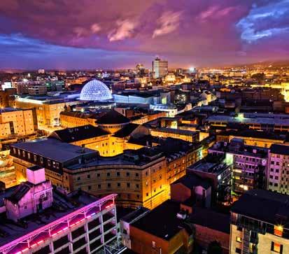 Visita panoramica della città con ingresso opzionale al Titanic Belfast, moderna ed interessantissima attrazione dedicata al Titanic che fu costruito proprio a Belfast.