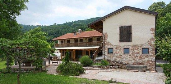 Accommodation + breakfast Standard double room (2 people): 55 - Agriturismo Cornolade Cornolade,