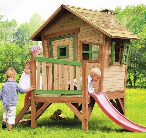 Porta d'ingresso principale con campanello elettronico e porta di servizio