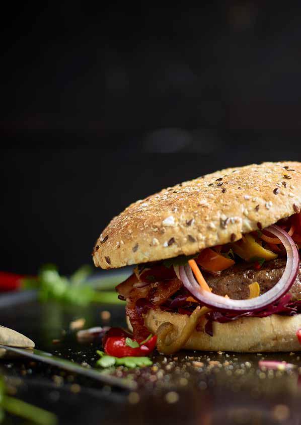 RICETTA BURGER TEX MEX PRODOTTO Panino Skyr per hamburger cotto su pietra 25770000 INGREDIENTI Hamburger di carne di manzo, 1 confezione di peperoncini jalapeño dolci, 1 cipolla rossa, 20 gr