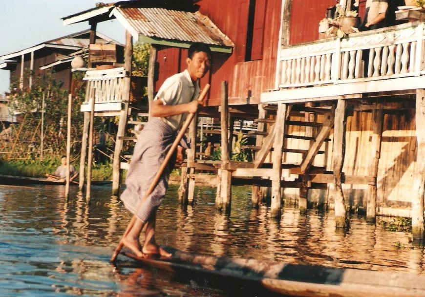 Ma la nota più caratteristica è legata ai battellieri del lago,