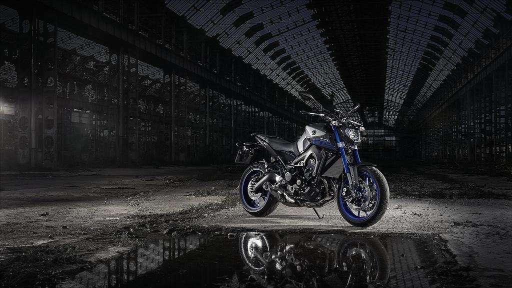 La "next generation" delle moto sportive Con MT-09 Yamaha voleva ottenere un nuovo modello di sportività con tre elementi che la facessero uscire decisamente dal coro.