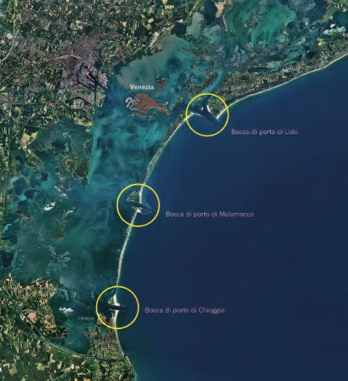 Un immagine ripresa da satellite mostra la laguna di Venezia e la localizzazione delle tre bocche di porto di Lido, Malamocco e Chioggia dove è in corso la realizzazione del MOSE insieme a interventi