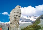 Luzern rozdeľuje rieka Reuss a známe mosty ako Kaplnový most (najstarší krytý drevený most na svete) s Vodnou vežou, či Most vetešníkov spájajú Staré FRANCÚZSKO Chamonix Anzère Zermatt Luzern