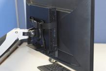 Dimensioni: 14,9 x 8,5 x 11,8cm DA90360 - Euro 7,75 ADATTATORE PER MONITOR SENZA FORI VESA Con questo adattatore VESA è possibile installare il monitor, che non ha i fori VESA, su una parete o su una