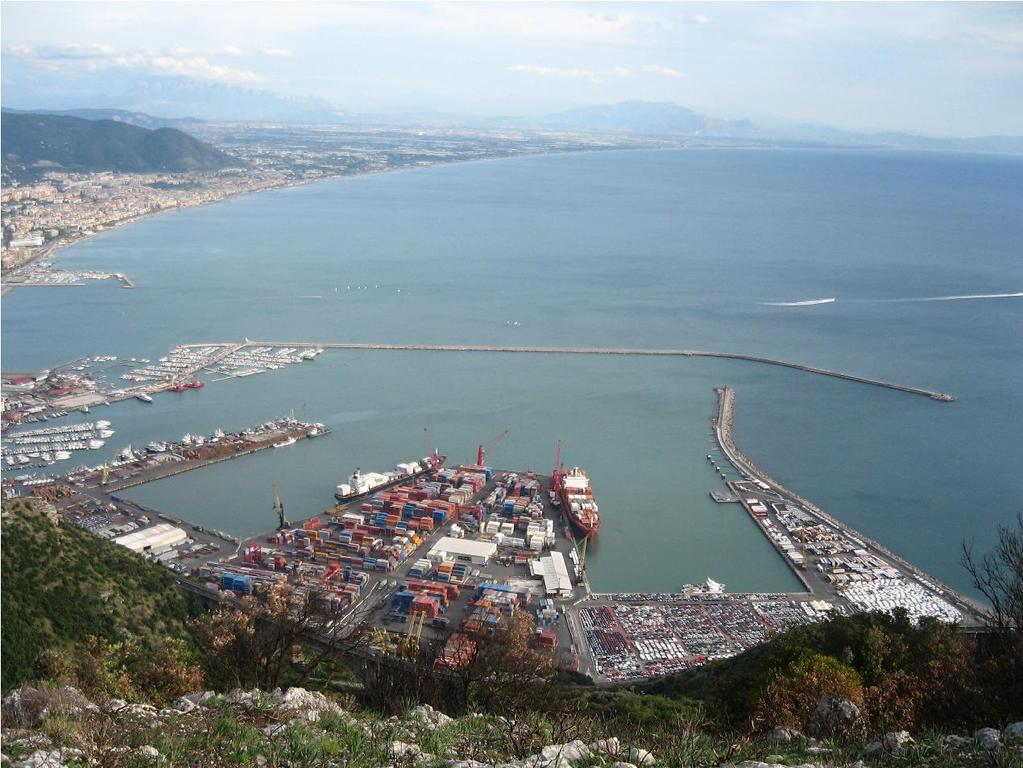 Riproduzione vietata ai sensi di legge se non autorizzata dal progettista - Autorità Portuale di Salerno (Legge n. 84/94; D.P.R. 23.06.00 in G.U. n. 175 del 28.07.00) - Porto di Salerno (Cat.