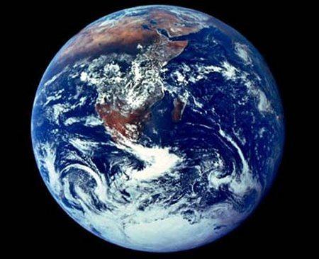 Da dove viene l acqua 4,6 miliardi di anni fa la terra era una sfera semisolida, non c era l ossigeno perché non si era ancora formata l atmosfera.