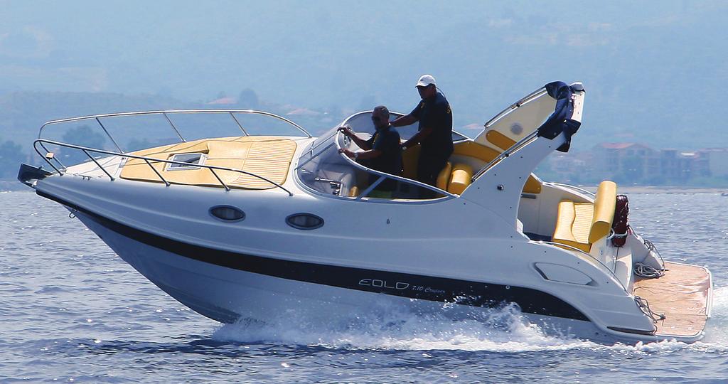 EOLO 710 CRUISER Il design funzionale e lo stile sportivo sono le caratteristiche principali e vincenti di Eolo 710 Cruiser.