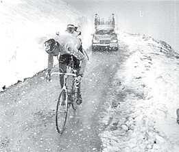 Cima Coppi in otto occasioni Passo Gavia 262 metri Debutta al Giro nel 960 (primo Massignan, foto a sinistra).