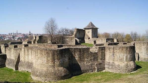 Arrivo nel pomeriggio a Suceava: fondata come colonia dai Daci intorno al 100 d.c. è stata la capitale della Moldavia fino a qualche anno dopo la conquista di Solimano il Magnifico.