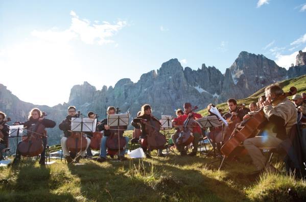 IL FESTIVAL I Suoni delle Dolomiti è un festival di musica in quota realizzato in Trentino durante tutta l estate.