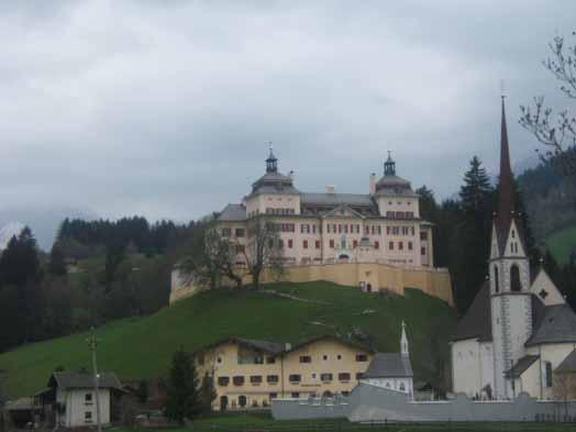 Il Castello Wolfsthurn a Ridanna in Alto Adige, sede del Museo della Caccia e della Pesca, è stato completamente prosciugato nel 2001 ed è rimasto asciutto da allora Valori statistici del Processo di